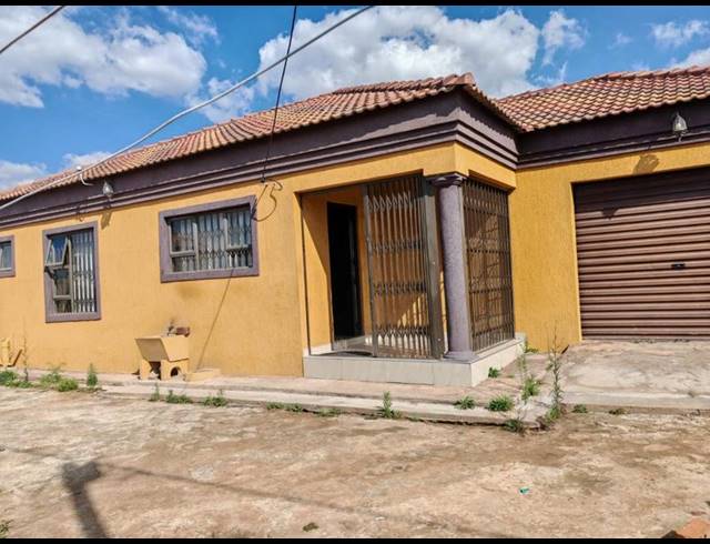 2 BEDROOM HOUSE FOR SALE IN MANKWENG